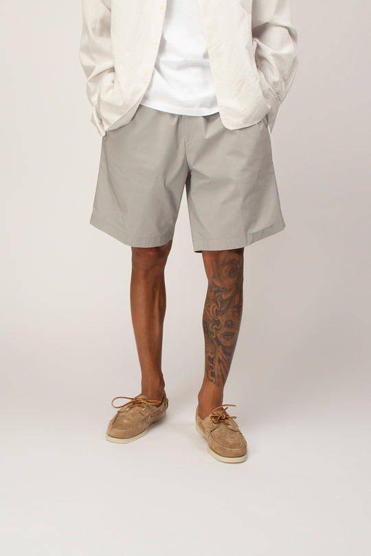 Bermuda Leo in Tela