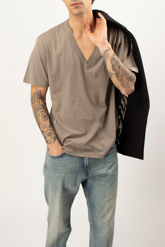 T-shirt a V