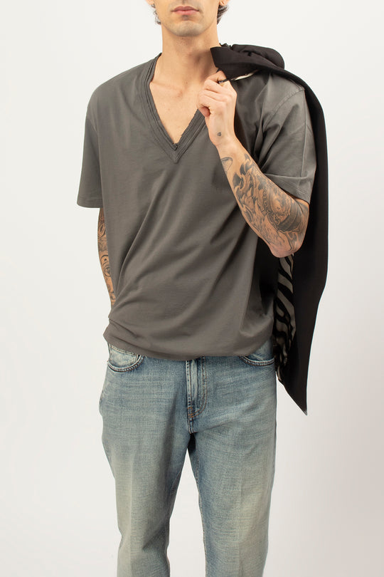 T-shirt a V